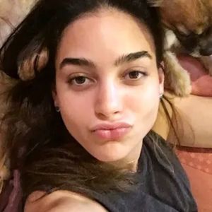 Meet your Posher, Avery